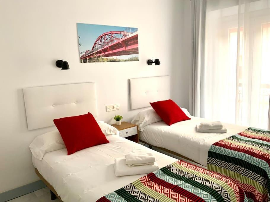 My Home In Triana, Luminoso Y Acogedor Apartamento Севілья Екстер'єр фото