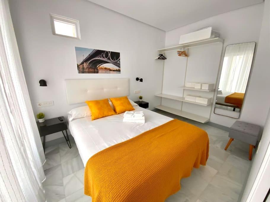 My Home In Triana, Luminoso Y Acogedor Apartamento Севілья Екстер'єр фото