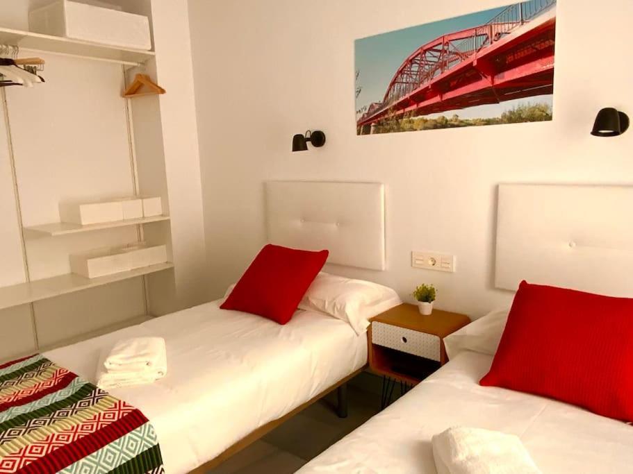 My Home In Triana, Luminoso Y Acogedor Apartamento Севілья Екстер'єр фото